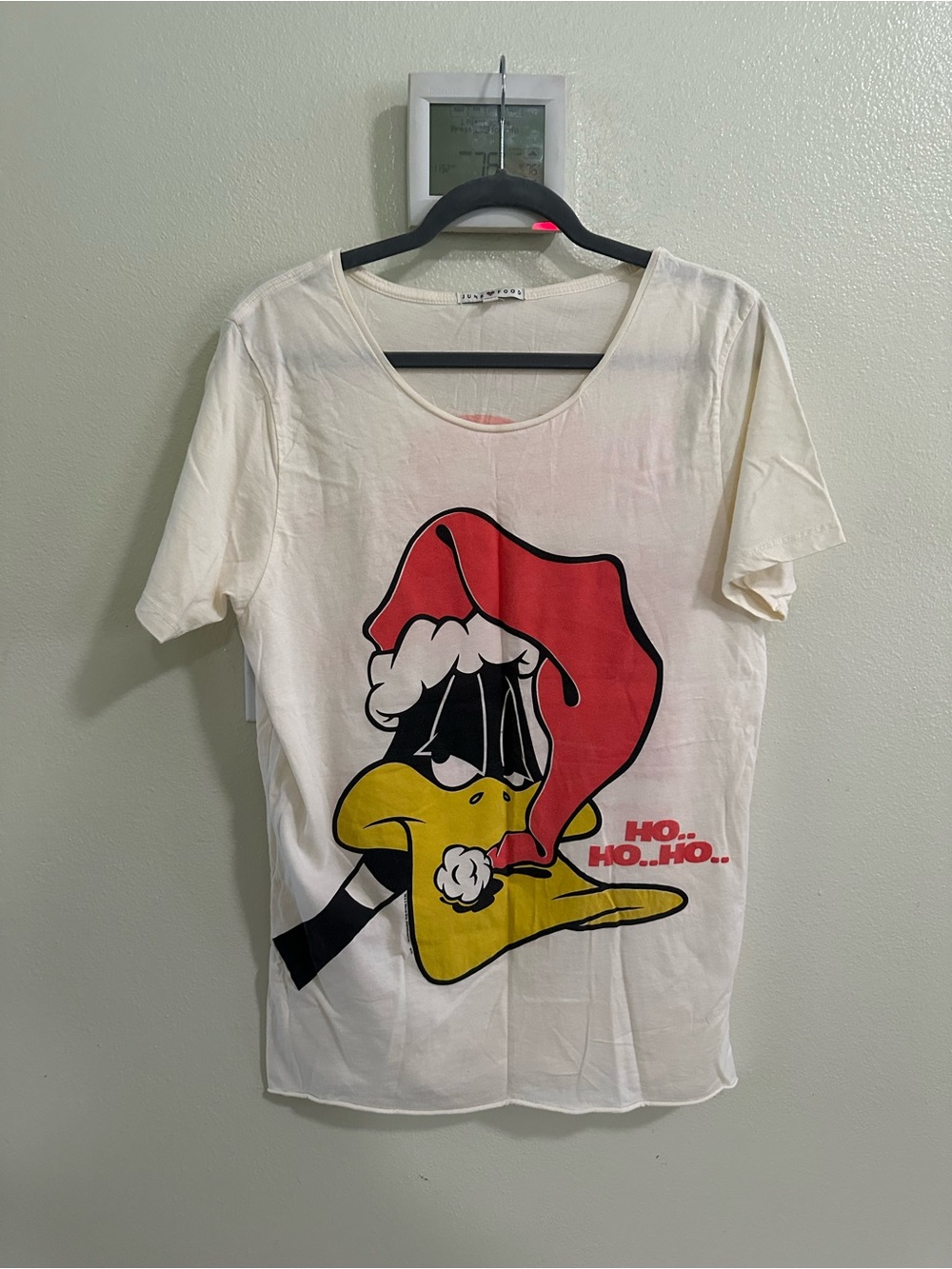 Graphic Holiday Daffy Duck Tee - Cream